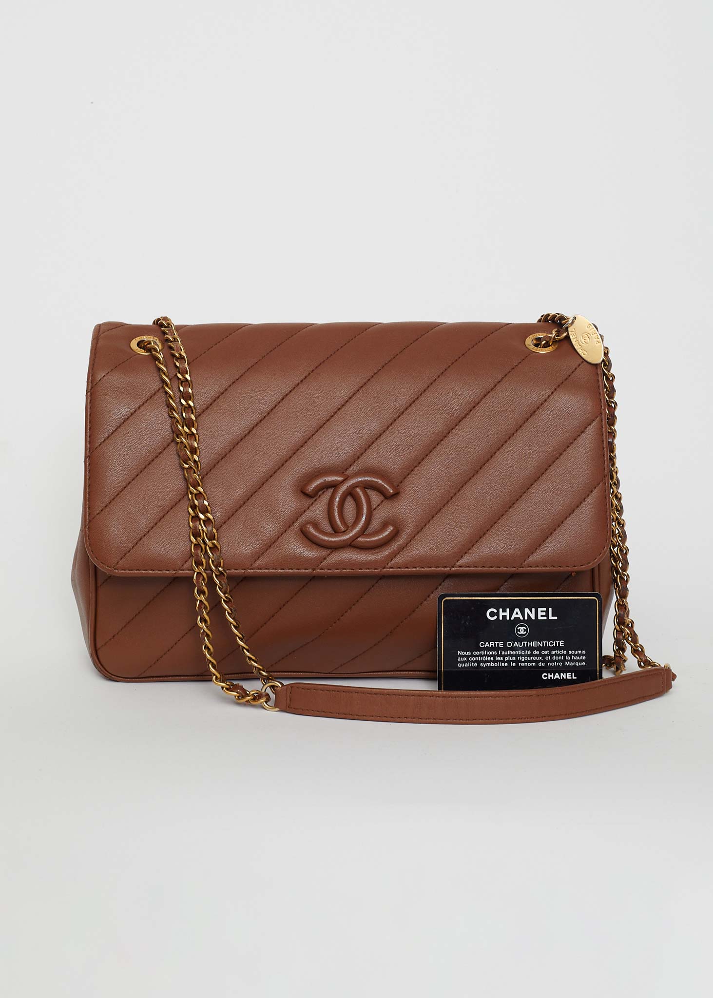 CHANEL LA COLLECTIONカデナ NWT 24A Chanel Classic Clutch with Chain Black Caviar with