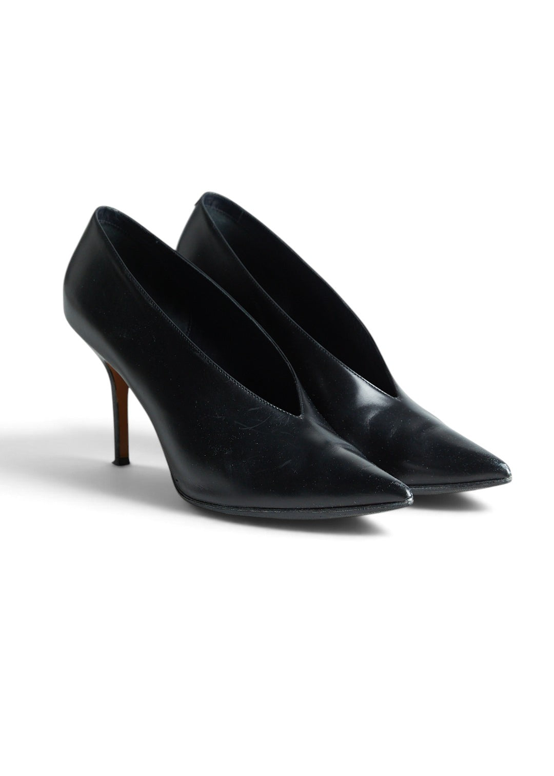 Lost Labels Celine black leather pointed-toe pumps with a deep V-cut vamp and slim stiletto heel.