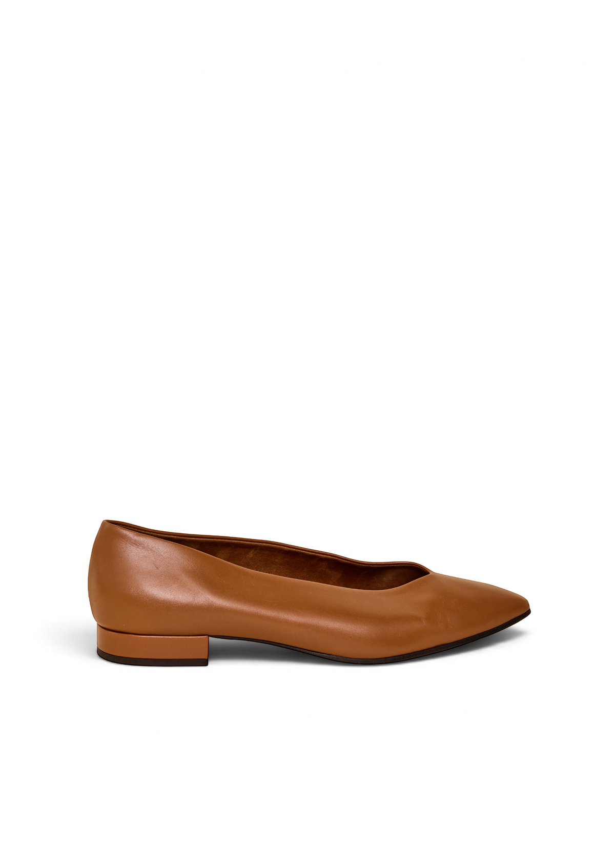 Lost Labels Loro Piana tan leather pointed-toe flats with a low block heel and refined Italian craftsmanship.